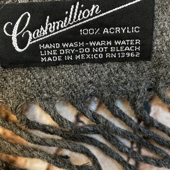 Beautiful Cashmillion Gray scarf - Picture 3 of 6